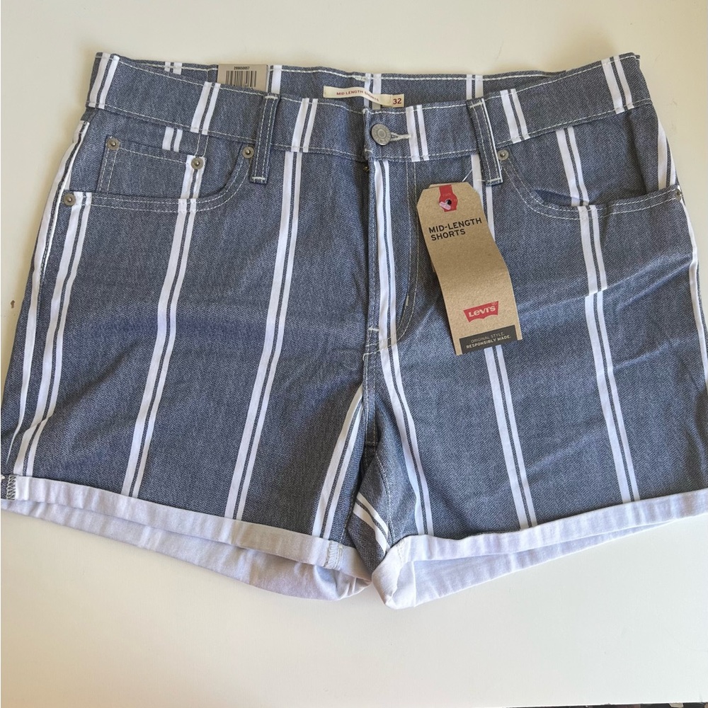 Levis Striped Mid Length Shorts - Size 32